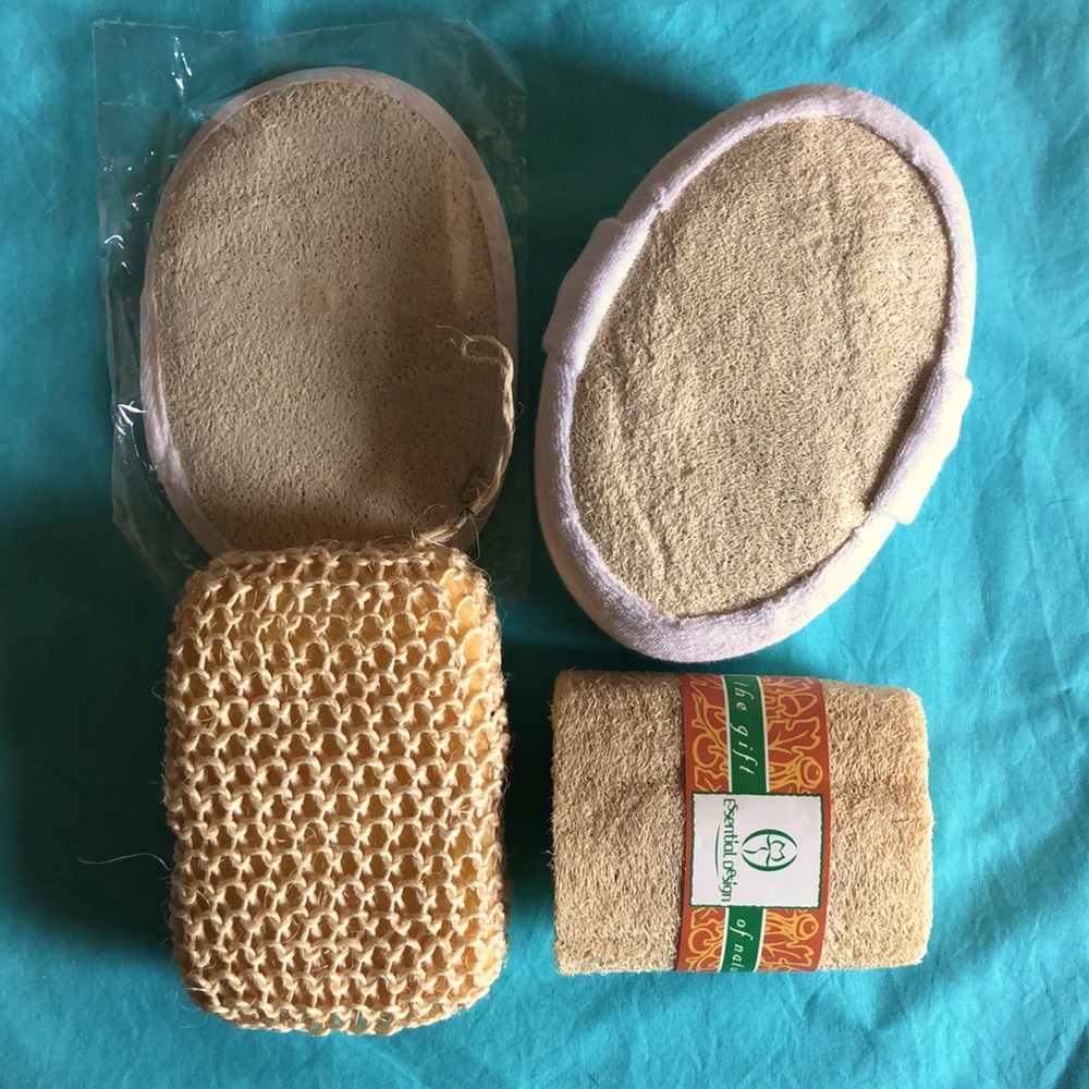 Loofah bundle (4) NWOT Essential Design